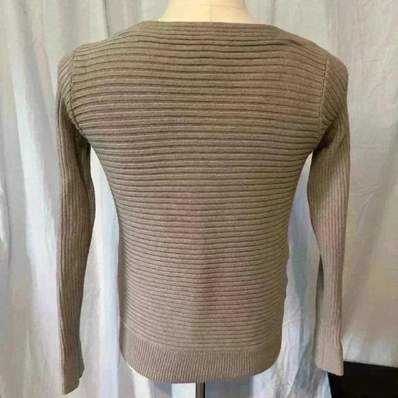 Philosophy Women’s Sz S Taupe Sweater. Poly Blend. 18” Shoulder To Hem. - Picture 4 of 7